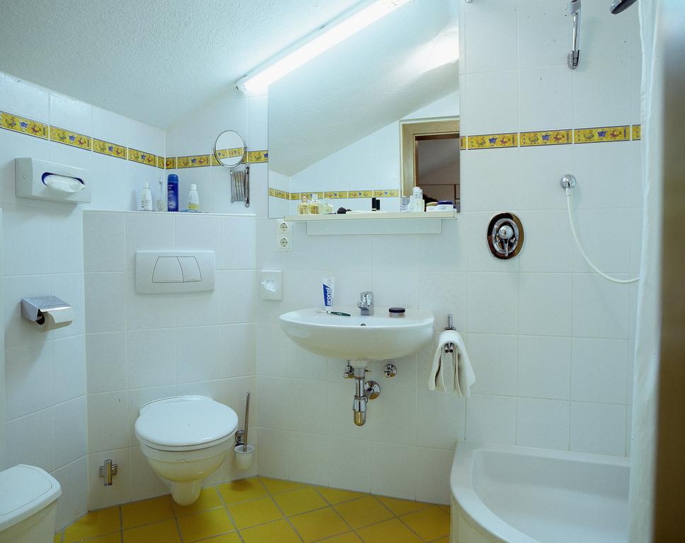 Haus Wallis Hotel Lech am Arlberg Ruang foto
