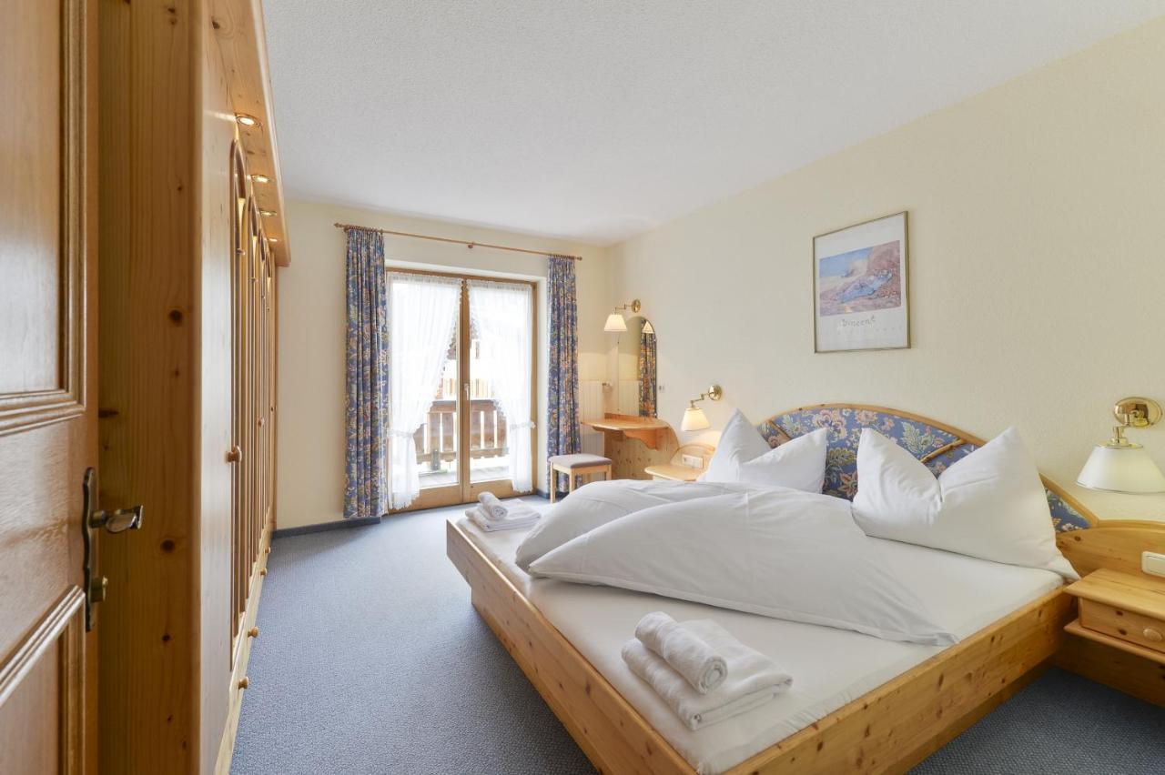 Haus Wallis Hotel Lech am Arlberg Ruang foto