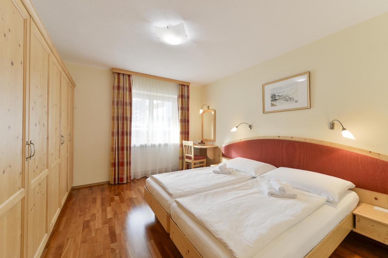 Haus Wallis Hotel Lech am Arlberg Ruang foto