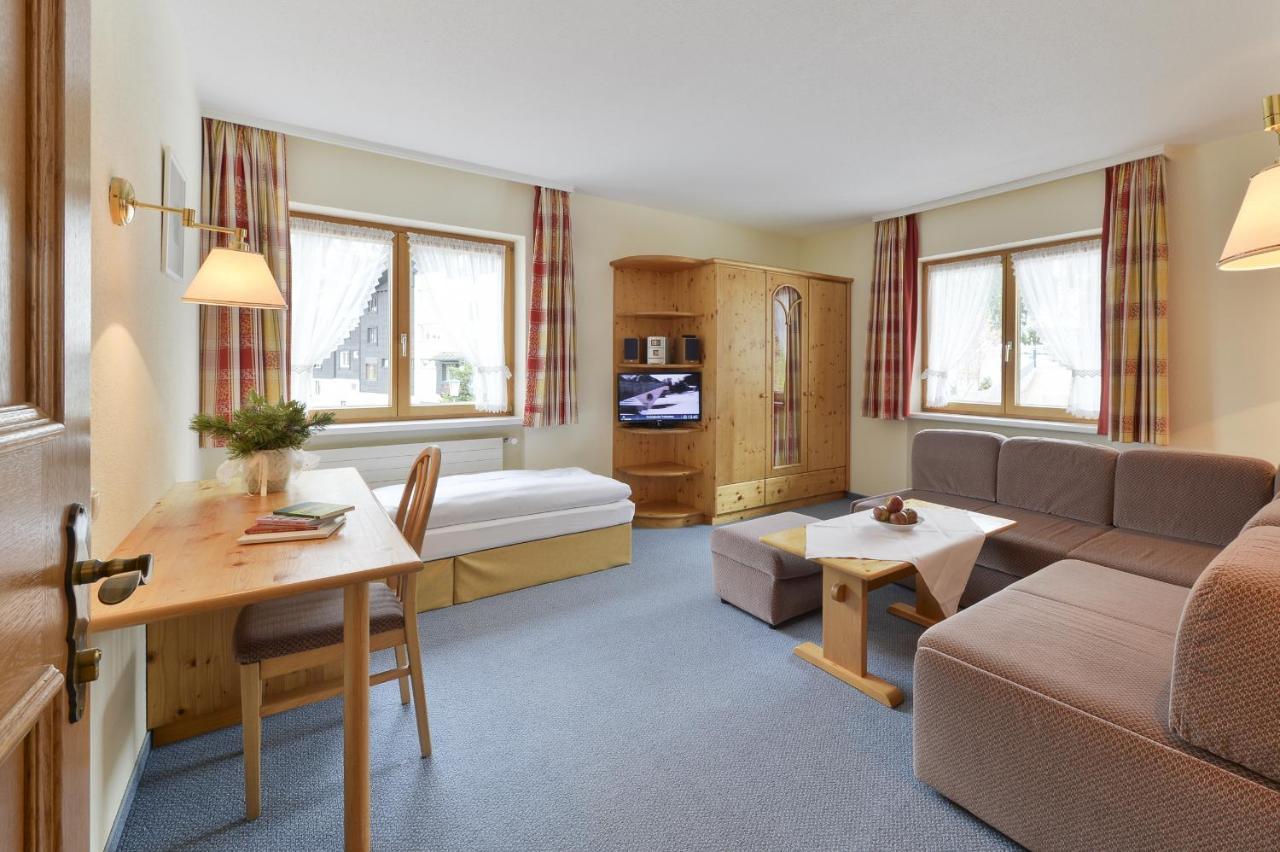 Haus Wallis Hotel Lech am Arlberg Ruang foto