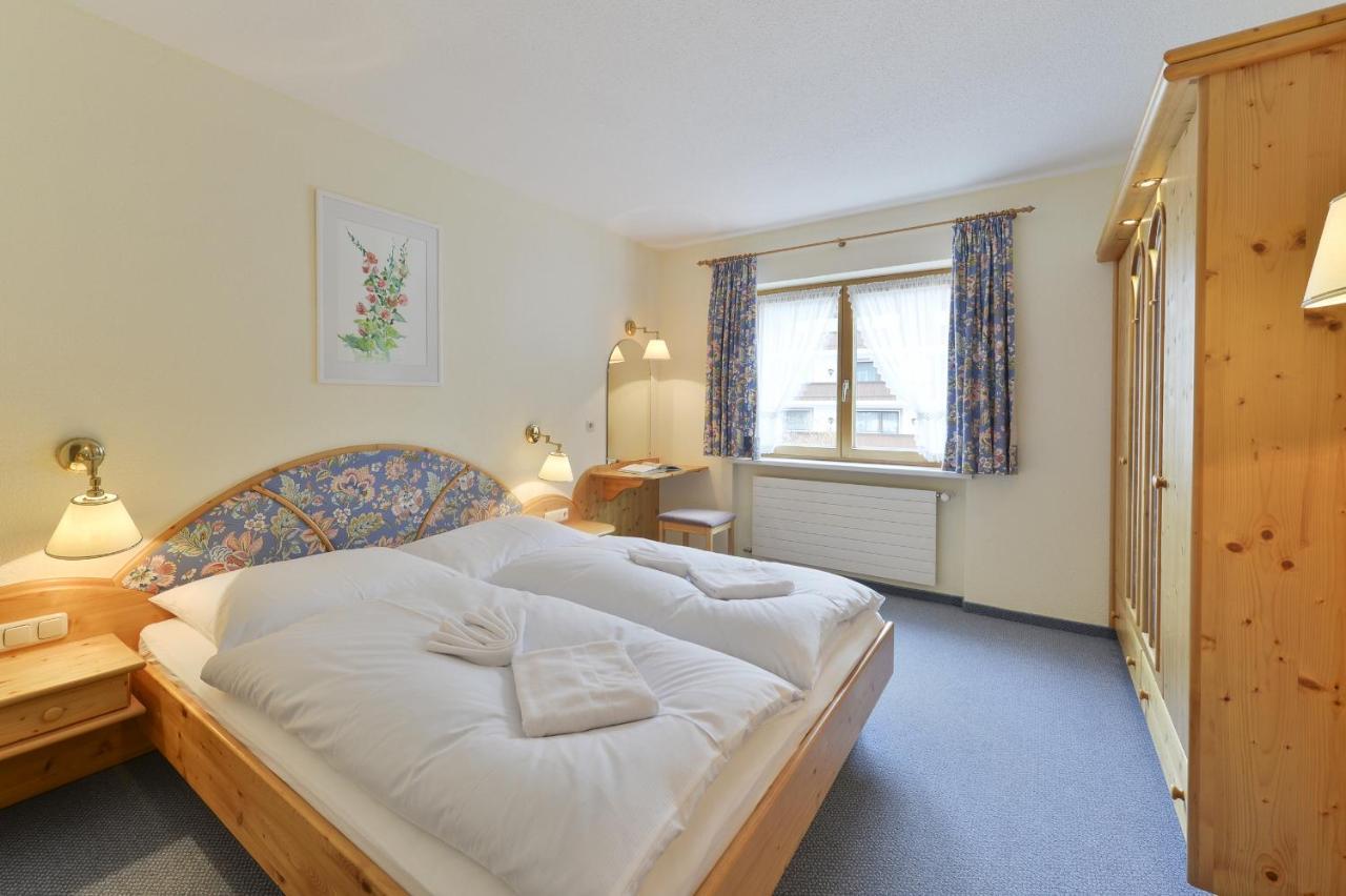 Haus Wallis Hotel Lech am Arlberg Ruang foto