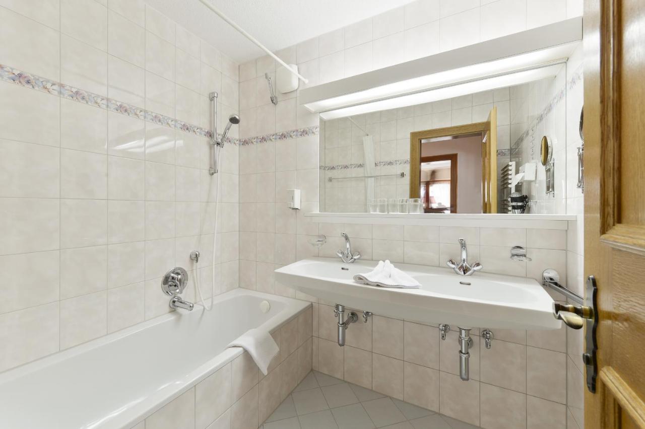 Haus Wallis Hotel Lech am Arlberg Ruang foto