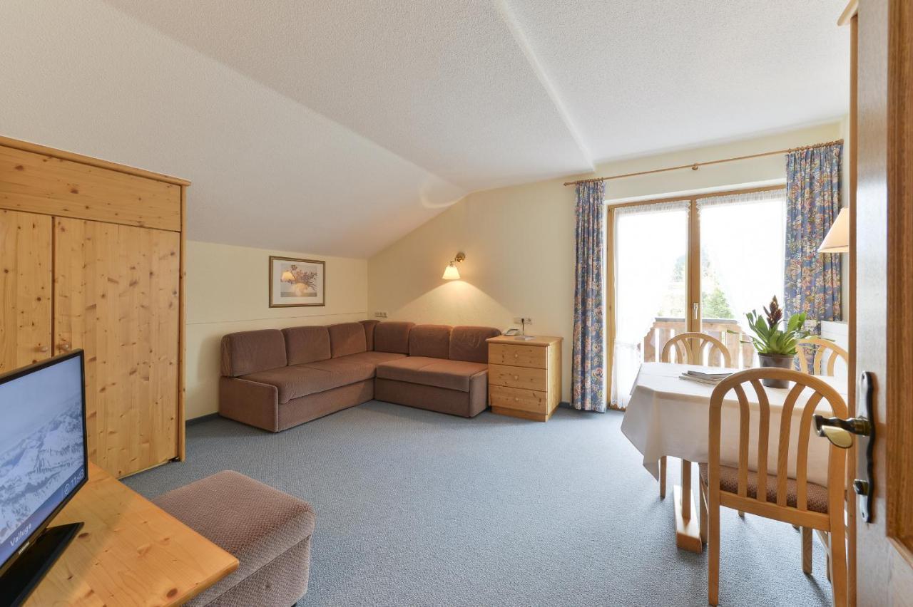 Haus Wallis Hotel Lech am Arlberg Bagian luar foto